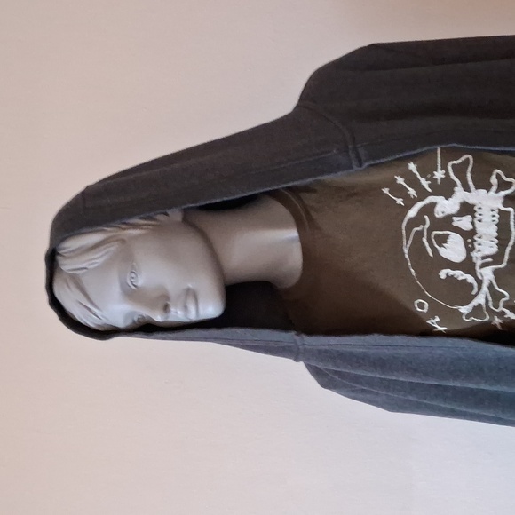 🌟 3/$30 .Comfy Hoody with Fleece Interior. - Picture 3 of 5